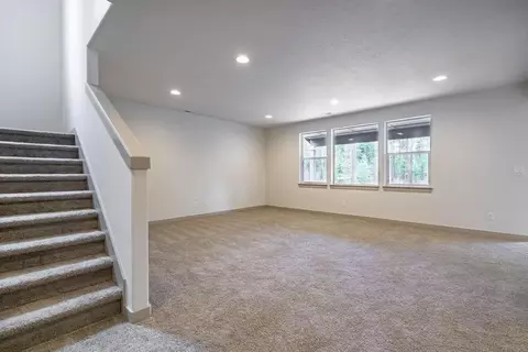 Living - 17200 Glendale Rd, Bend, OR 97707 photo 3 of 5