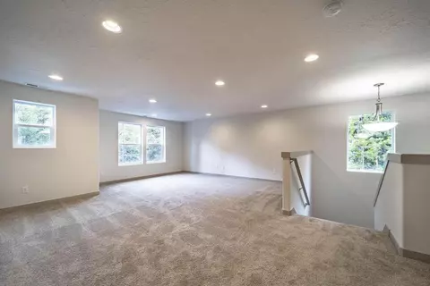 Living - 17200 Glendale Rd, Bend, OR 97707 photo 5 of 5