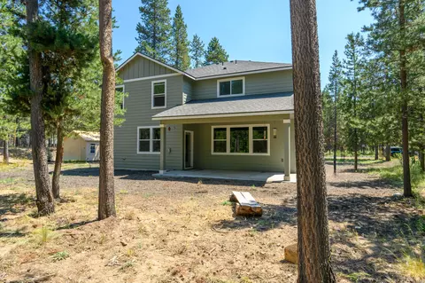 Exterior - 17200 Glendale Rd, Bend, OR 97707 photo 11 of 16