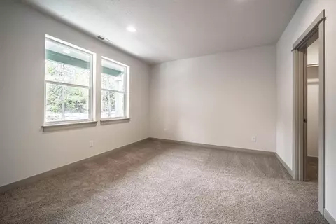 Bedroom - 17200 Glendale Rd, Bend, OR 97707 photo 1 of 5