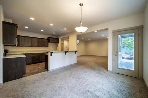 Living - 17200 Glendale Rd, Bend, OR 97707 photo 2 of 5