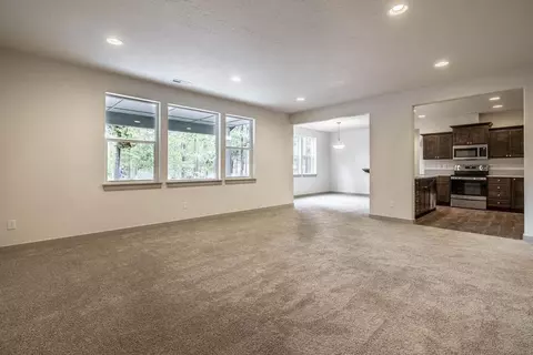 Living - 17200 Glendale Rd, Bend, OR 97707 photo 1 of 5