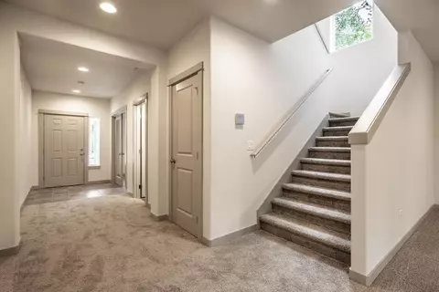 Entry Way - 17200 Glendale Rd, Bend, OR 97707 photo 3 of 3