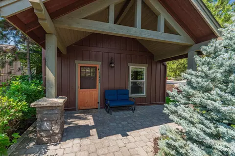 61489 Linton Loop, Bend, OR 97702 photo 2