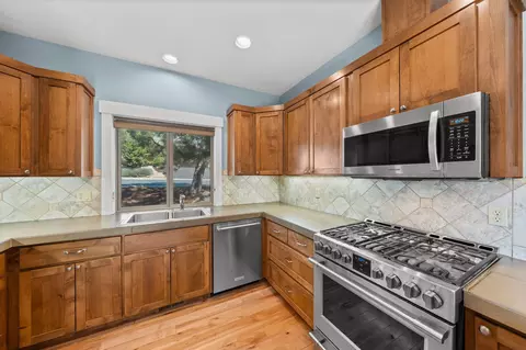61489 Linton Loop, Bend, OR 97702 photo 12
