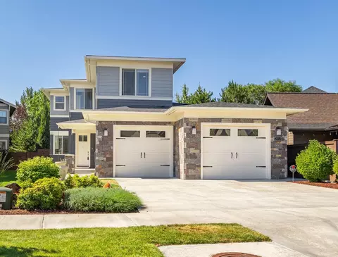 2713 NE Rosemary Dr, Bend, OR 97701