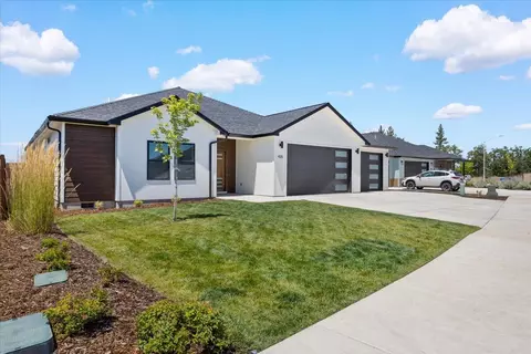 435 Arrowhead Trl, Eagle Point, OR 97524