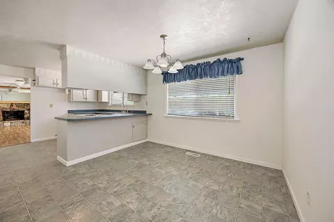 160 Centennial Cir, Central Point, OR 97502 photo 13