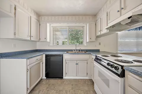 160 Centennial Cir, Central Point, OR 97502 photo 14