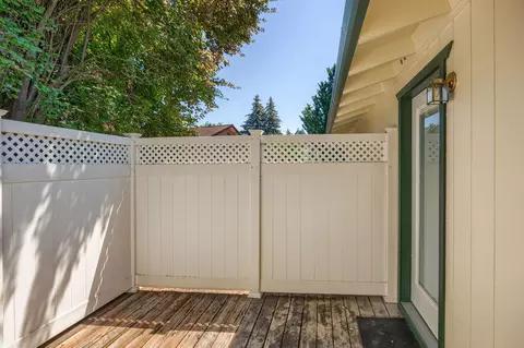 160 Centennial Cir, Central Point, OR 97502 photo 8