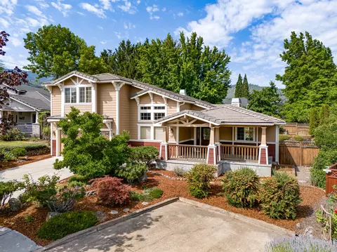 1130 Barrington Cir, Ashland, OR 97520