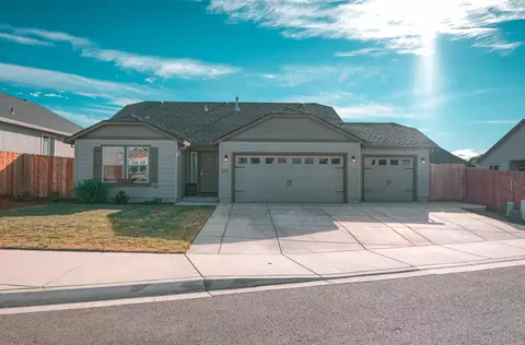 3416 Durst St, Medford, OR 97504