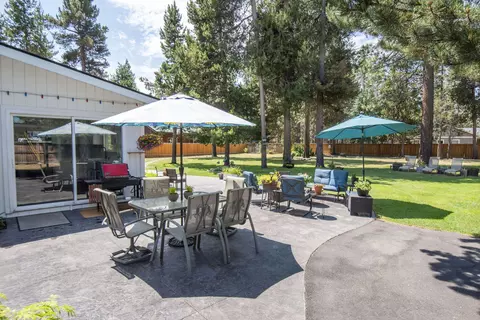 Exterior - 56699 Lunar Dr, Bend, OR 97707 photo 5 of 12