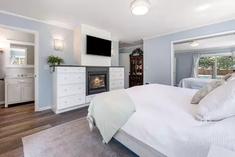 Bedroom - 56699 Lunar Dr, Bend, OR 97707 photo 3 of 8