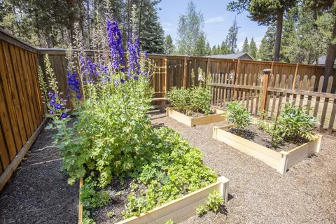 Exterior - 56699 Lunar Dr, Bend, OR 97707 photo 11 of 12