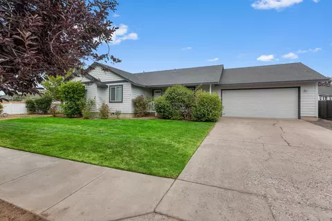 2412 NE Jackalope Ct, Prineville, OR 97754