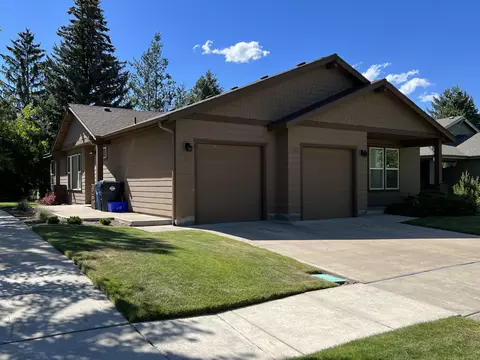2302 NE Mary Rose Pl, Bend, OR 97701