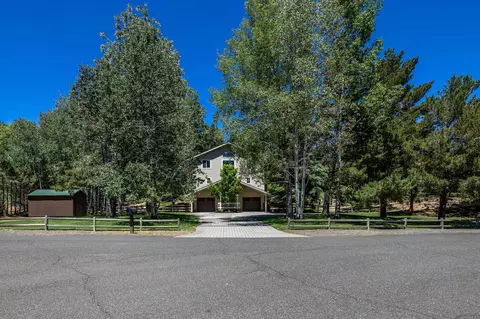 20286 Kingsberry Ct, Bend, OR 97702