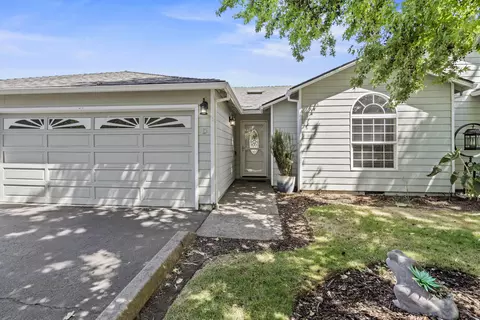 311 Ashland Ave #D, Medford, OR 97504