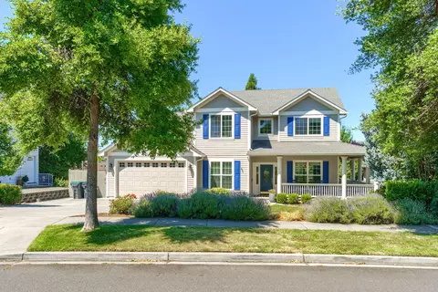 2621 Kerrisdale Ridge Dr, Medford, OR 97504