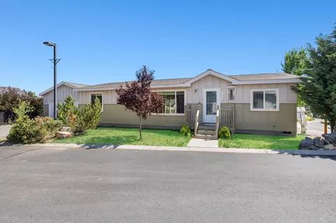 1140 SW Currant Rd, Redmond, OR 97756