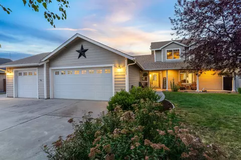 1955 NW Maple Pl, Redmond, OR 97756