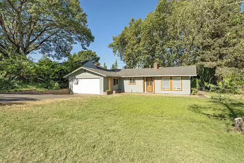 341 Hillhouse Ave, Medford, OR 97504