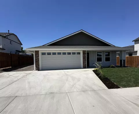 767 NE Posey Ct, Madras, OR 97741