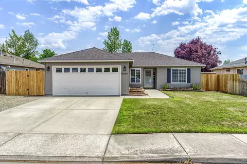 8094 Penny Ln, White City, OR 97503