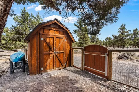 64510 Sylvan Loop, Bend, OR 97701 photo 24