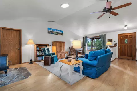 64510 Sylvan Loop, Bend, OR 97701 photo 2