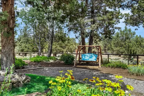 64510 Sylvan Loop, Bend, OR 97701 photo 23