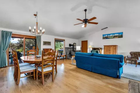 64510 Sylvan Loop, Bend, OR 97701 photo 3