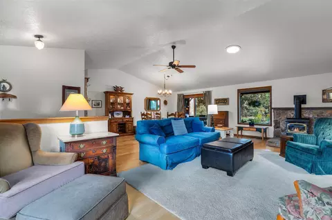 64510 Sylvan Loop, Bend, OR 97701 photo 5