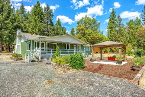 6250 W Evans Creek Rd, Rogue River, OR 97537
