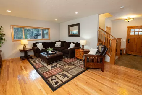 Living - 57404 Quartz Mountain Ln, Sunriver, OR 97707 photo 1 of 3