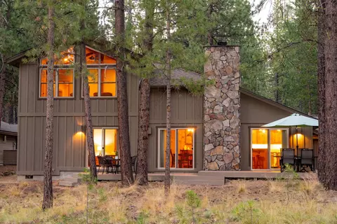 Exterior - 57404 Quartz Mountain Ln, Sunriver, OR 97707 photo 2 of 4