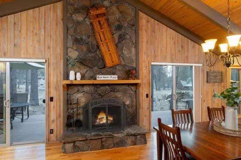 Dining - 57404 Quartz Mountain Ln, Sunriver, OR 97707 photo 1 of 2