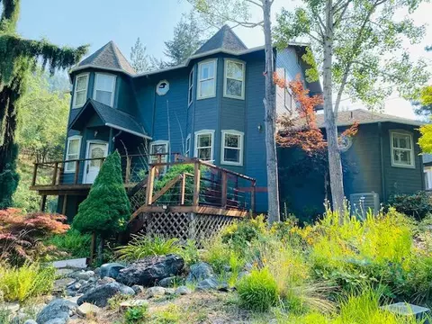 877 Left Fork Humbug Creek Rd, Jacksonville, OR 97530