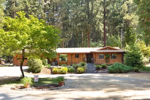 1200 Starveout Creek Rd, Azalea, OR 97410