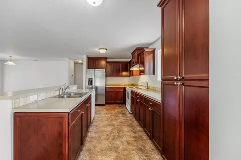 6807 Pinehurst St, Central Point, OR 97502 photo 11