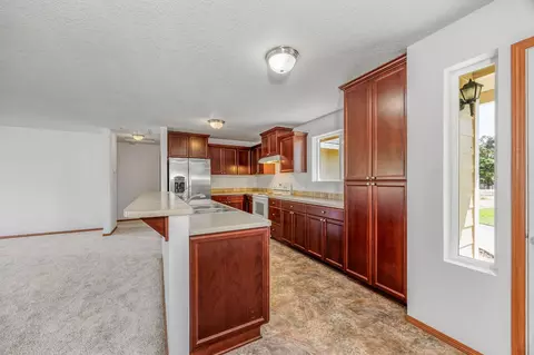 6807 Pinehurst St, Central Point, OR 97502 photo 9