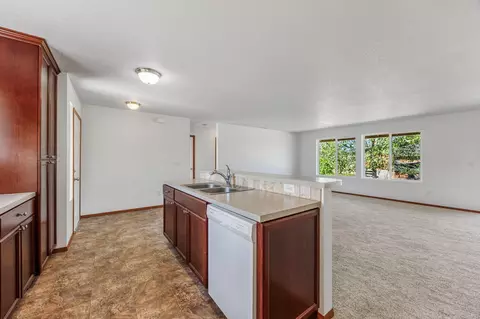 6807 Pinehurst St, Central Point, OR 97502 photo 13