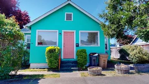 309 SE G St, Grants Pass, OR 97526