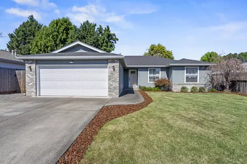 1309 Magruder Ct, Central Point, OR 97502
