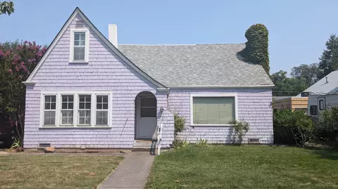 30 Summit Ave, Medford, OR 97501