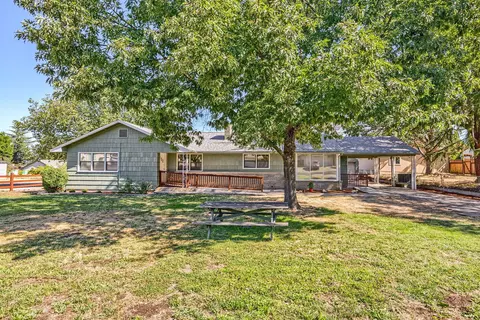 1507 Ridge Way, Medford, OR 97504