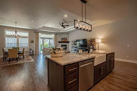 261 Bellerive Dr, Eagle Point, OR 97524 photo 4