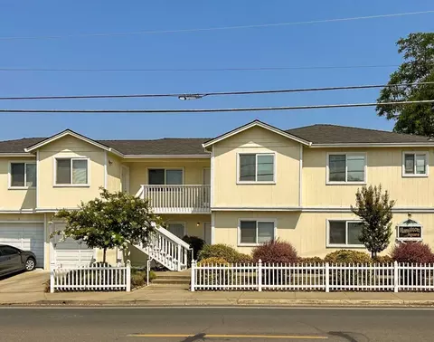 103 Hamilton St, Medford, OR 97501