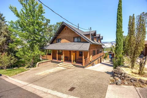 650 Monroe St, Ashland, OR 97520